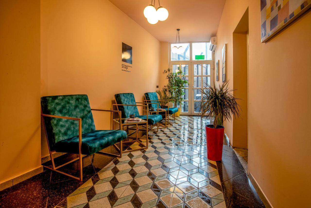 Hotel 4 Llulla Prisztina Zewnętrze zdjęcie