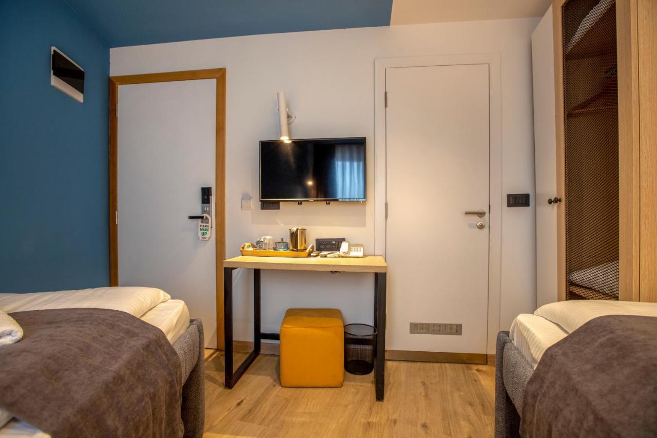 Hotel 4 Llulla Prisztina Zewnętrze zdjęcie