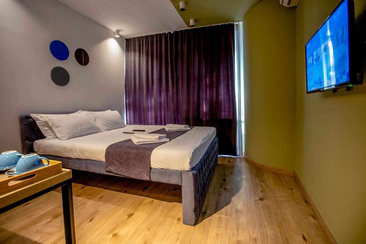 Hotel 4 Llulla Prisztina Zewnętrze zdjęcie