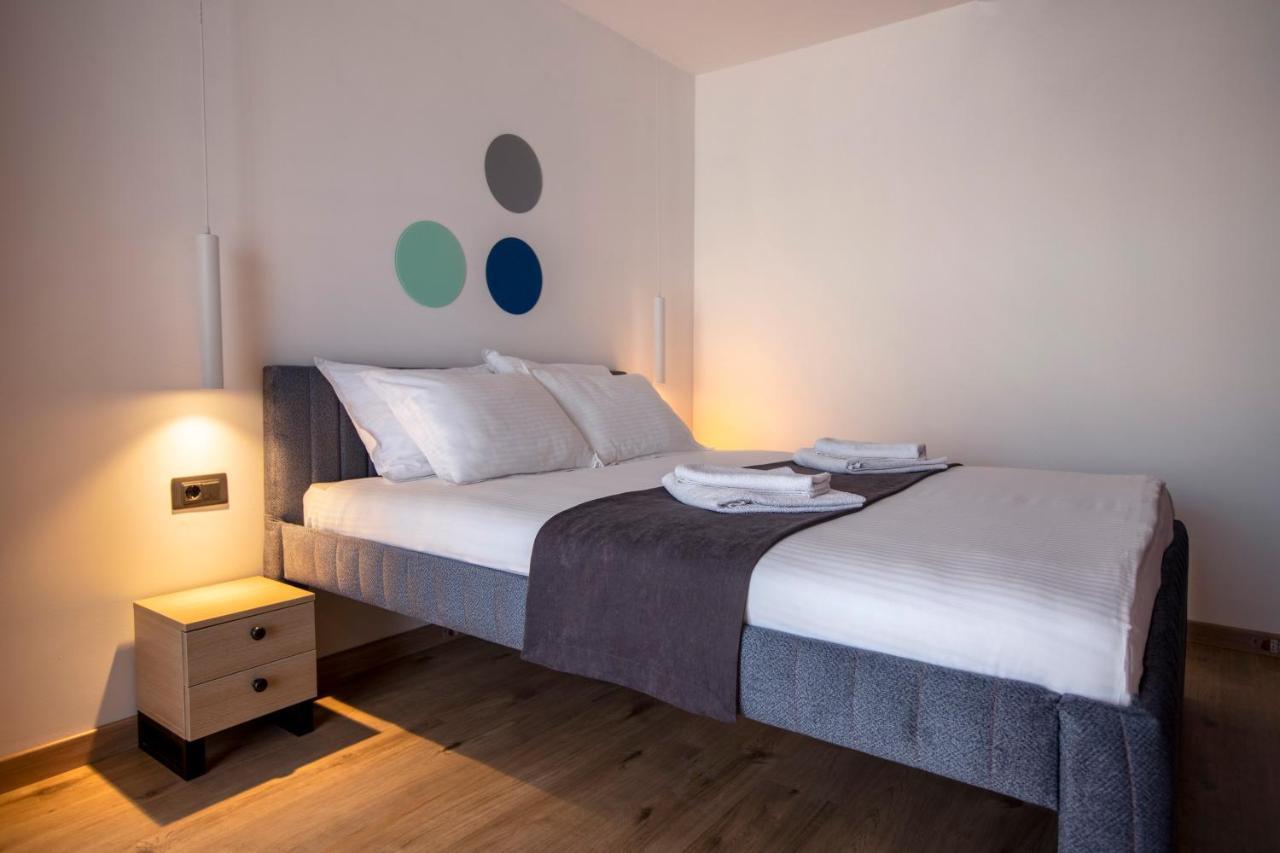 Hotel 4 Llulla Prisztina Zewnętrze zdjęcie